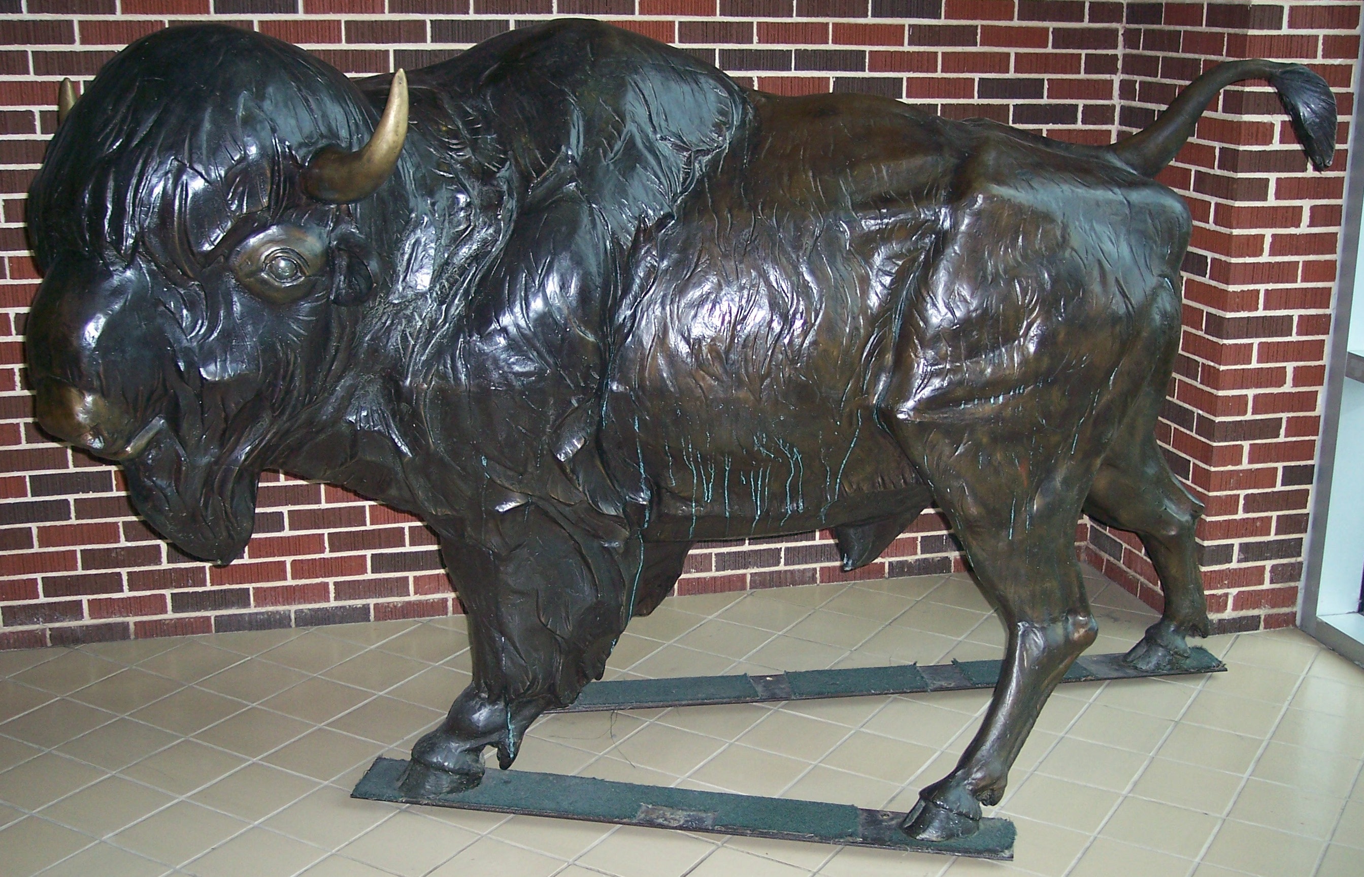 bison-statue-1.jpg